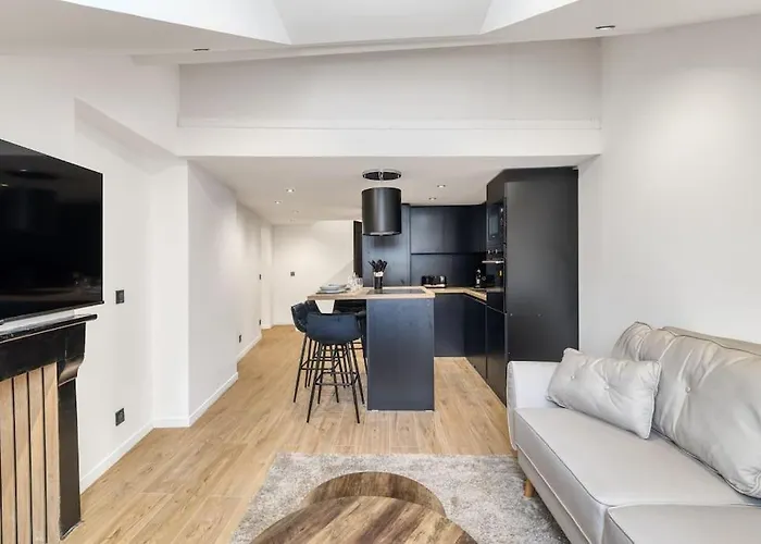 Le Duplex דירה